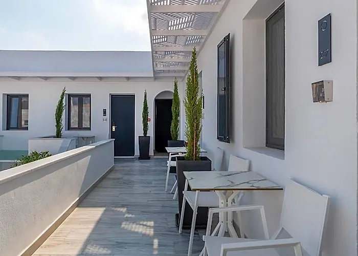 Central Boutique Hotel By Naoussa Hills Adults Only