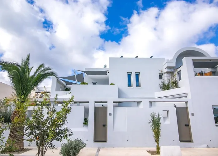 Marquise Suites - Adults Only